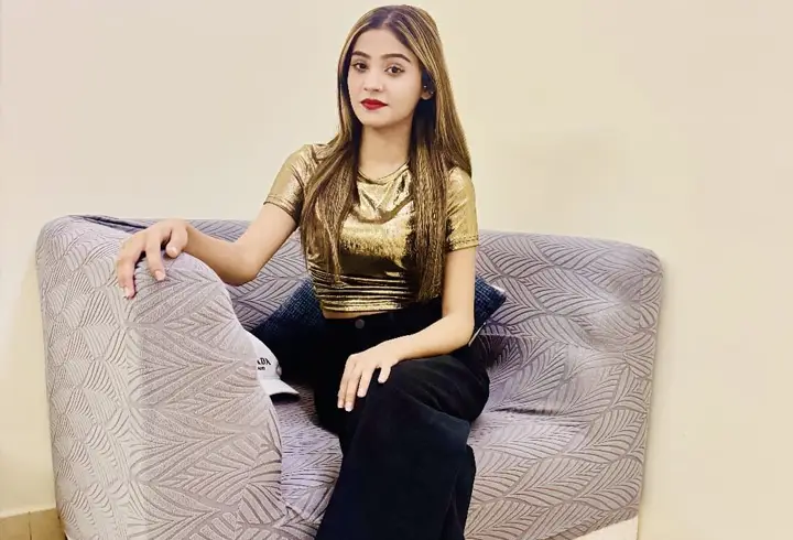 book now call girls in Indore